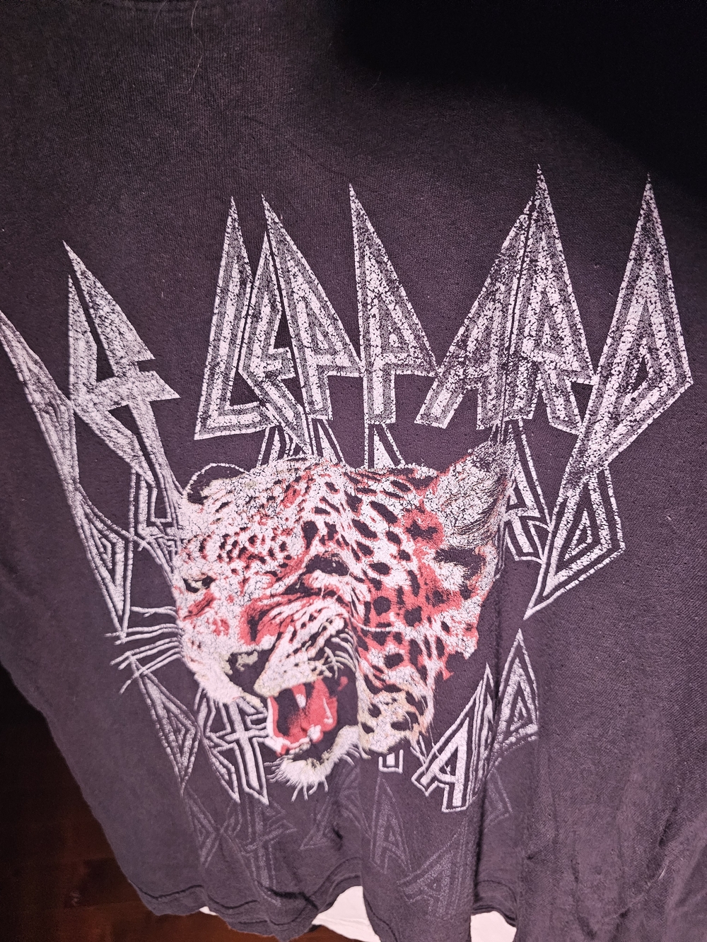 Graphic Leopard Tee in Black and Red